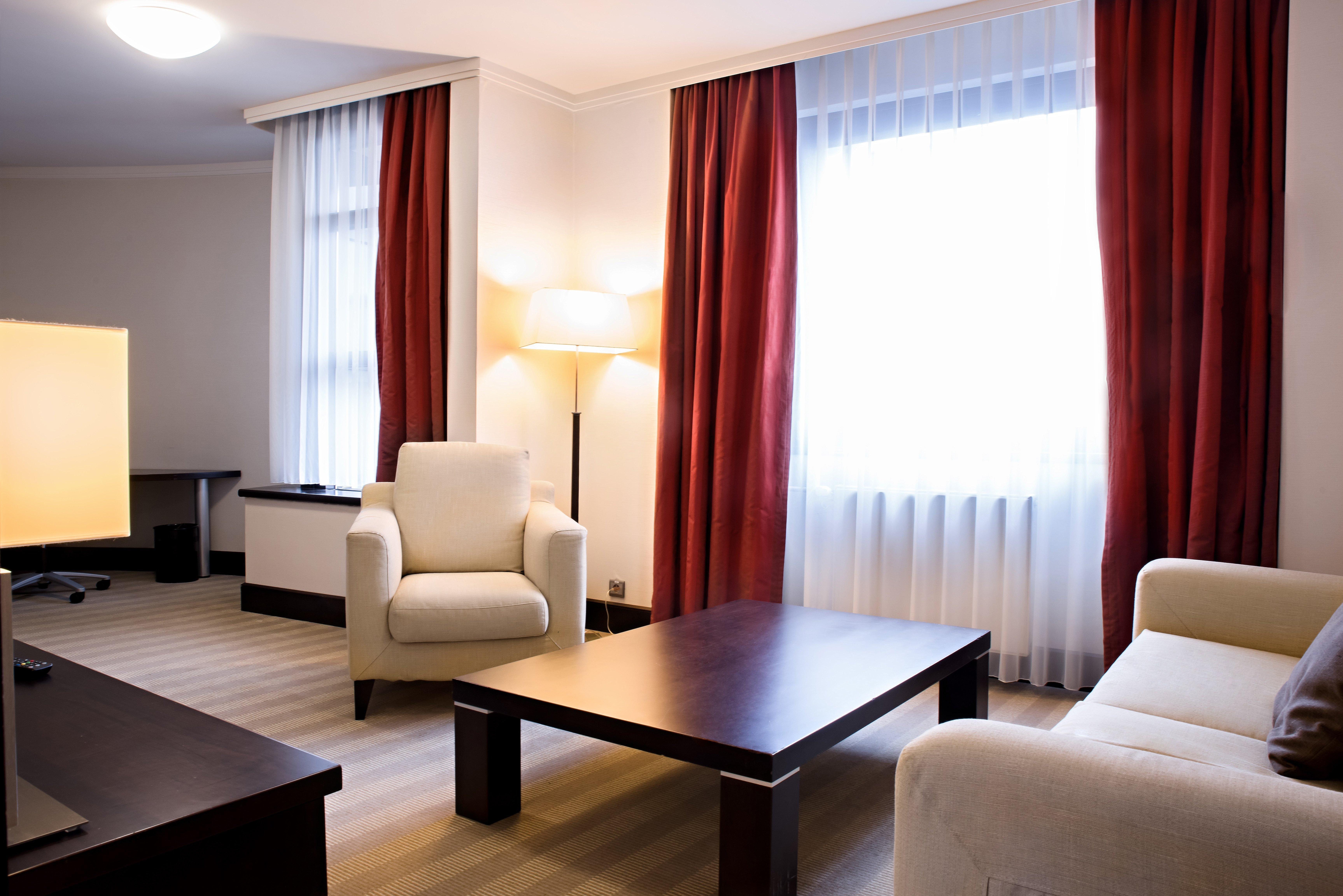 Crowne Plaza Bratislava By Ihg Hotel Ngoại thất bức ảnh