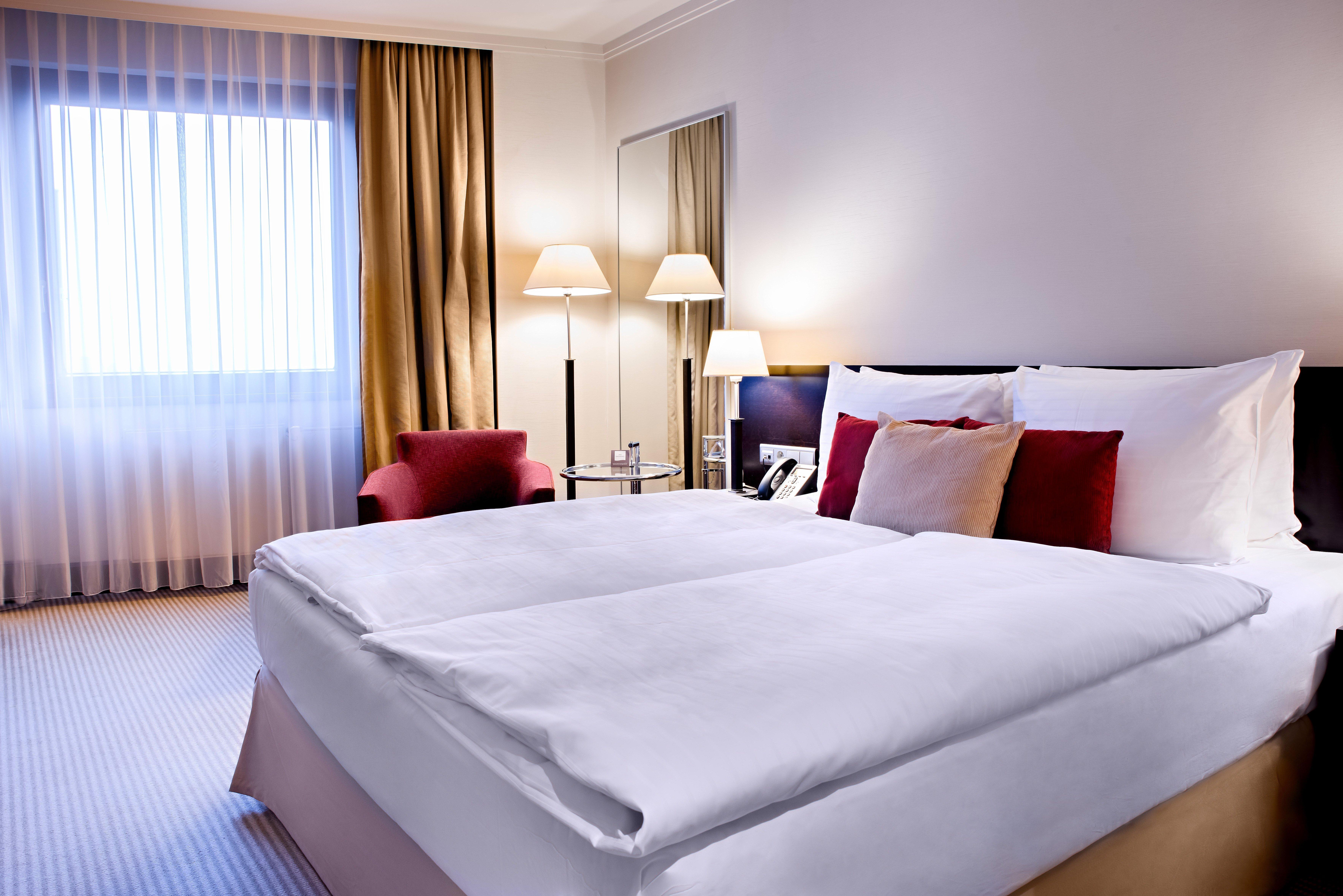Crowne Plaza Bratislava By Ihg Hotel Ngoại thất bức ảnh