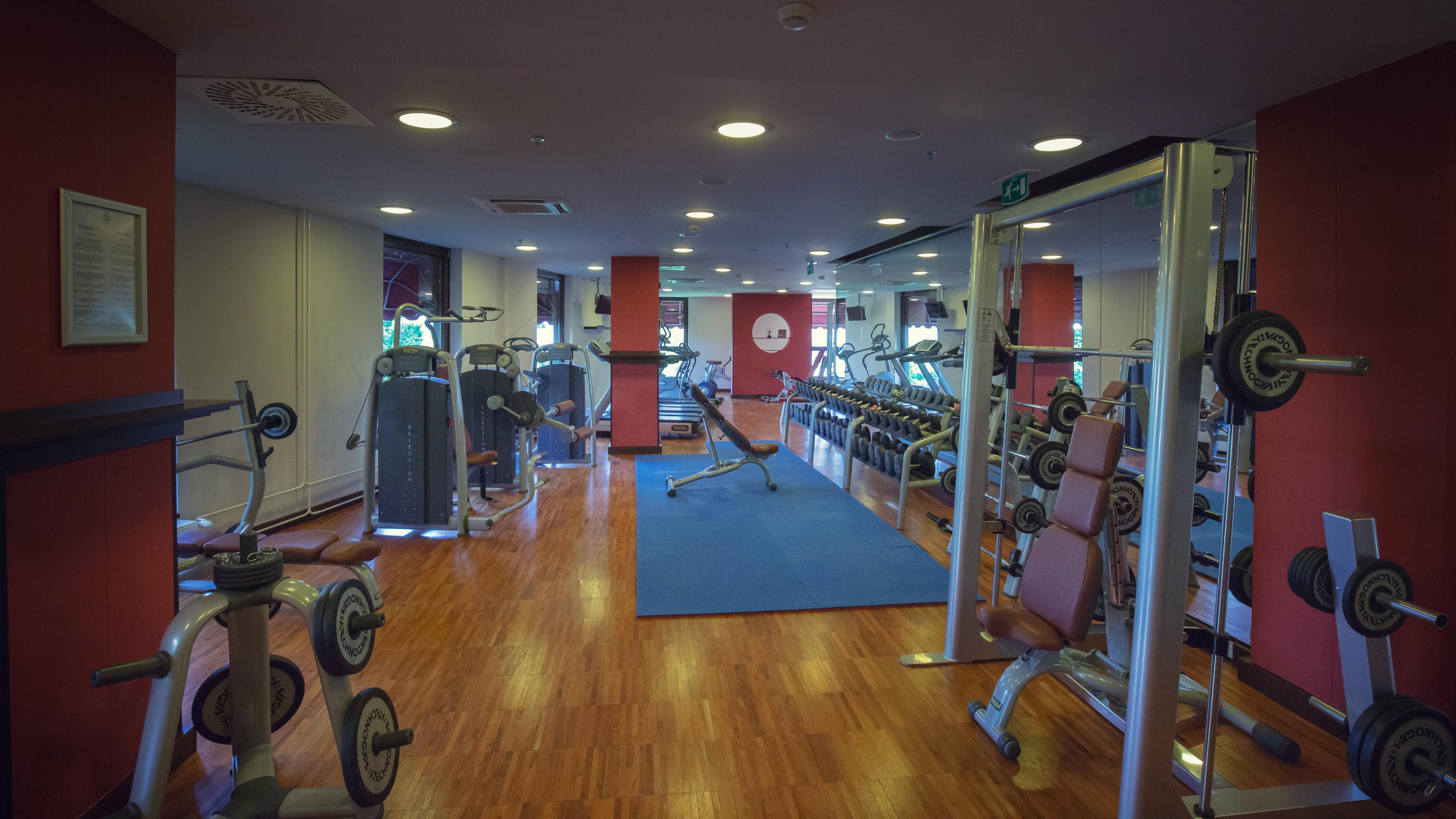 Crowne Plaza Bratislava By Ihg Hotel Ngoại thất bức ảnh