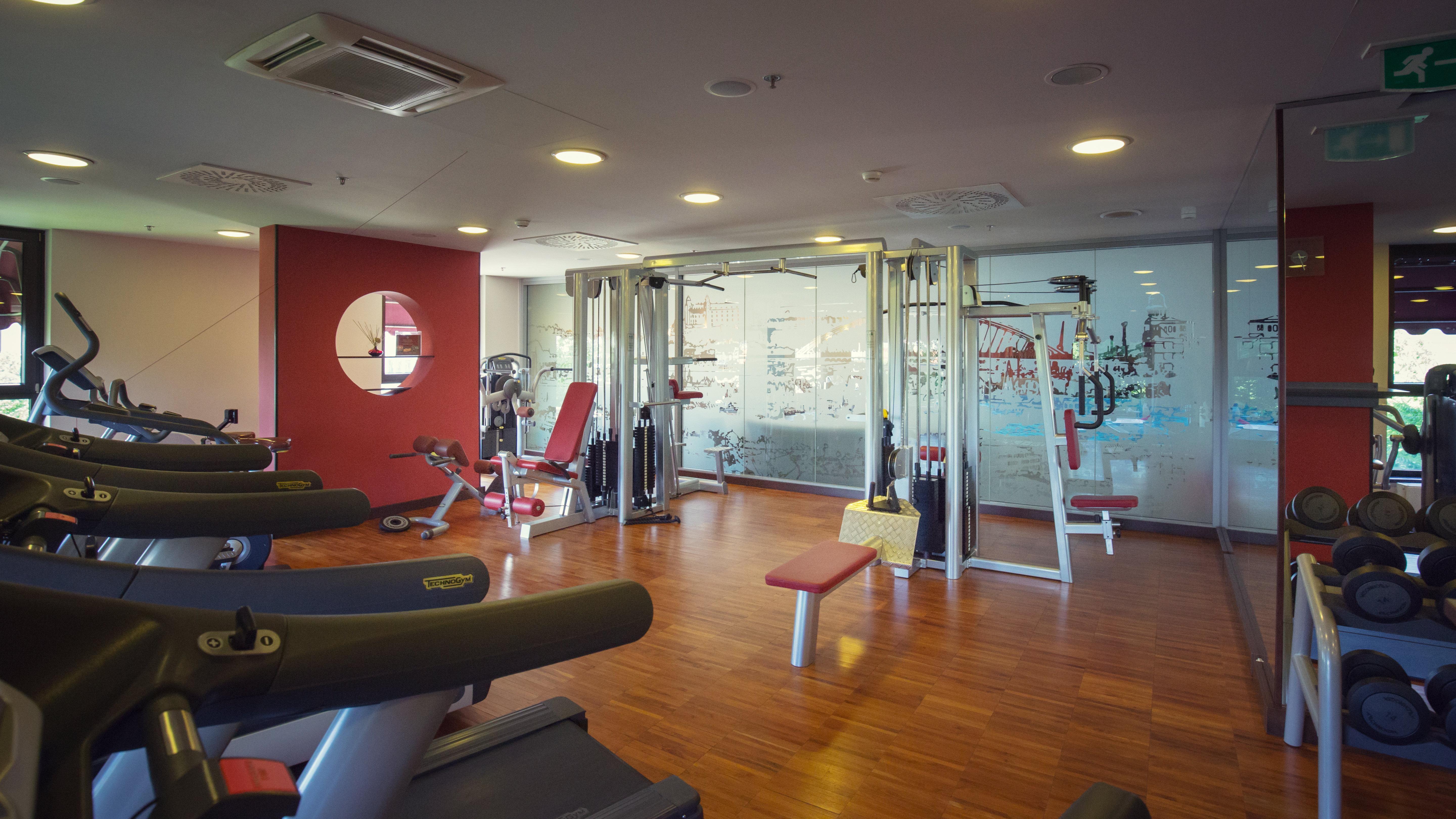Crowne Plaza Bratislava By Ihg Hotel Ngoại thất bức ảnh