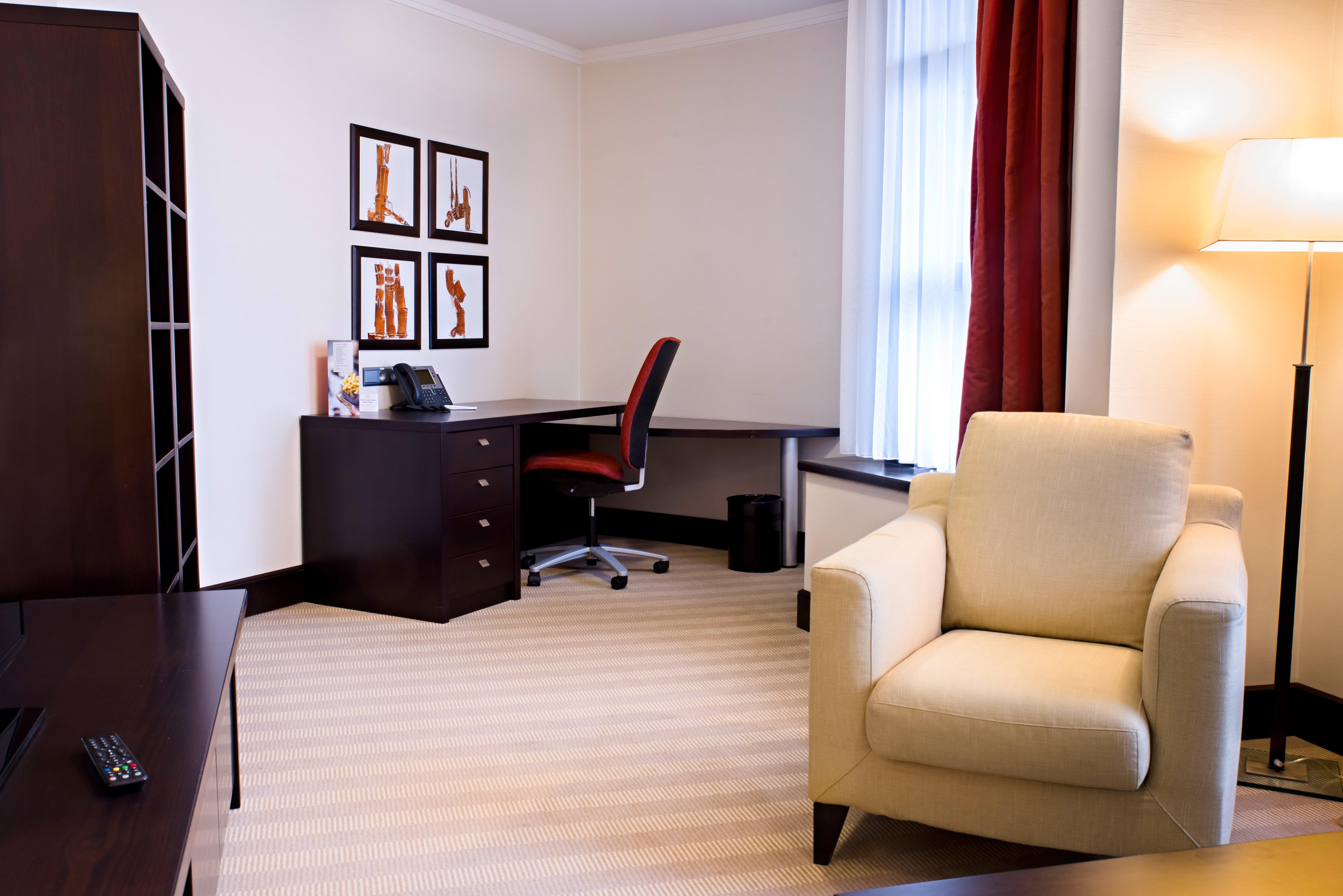 Crowne Plaza Bratislava By Ihg Hotel Ngoại thất bức ảnh