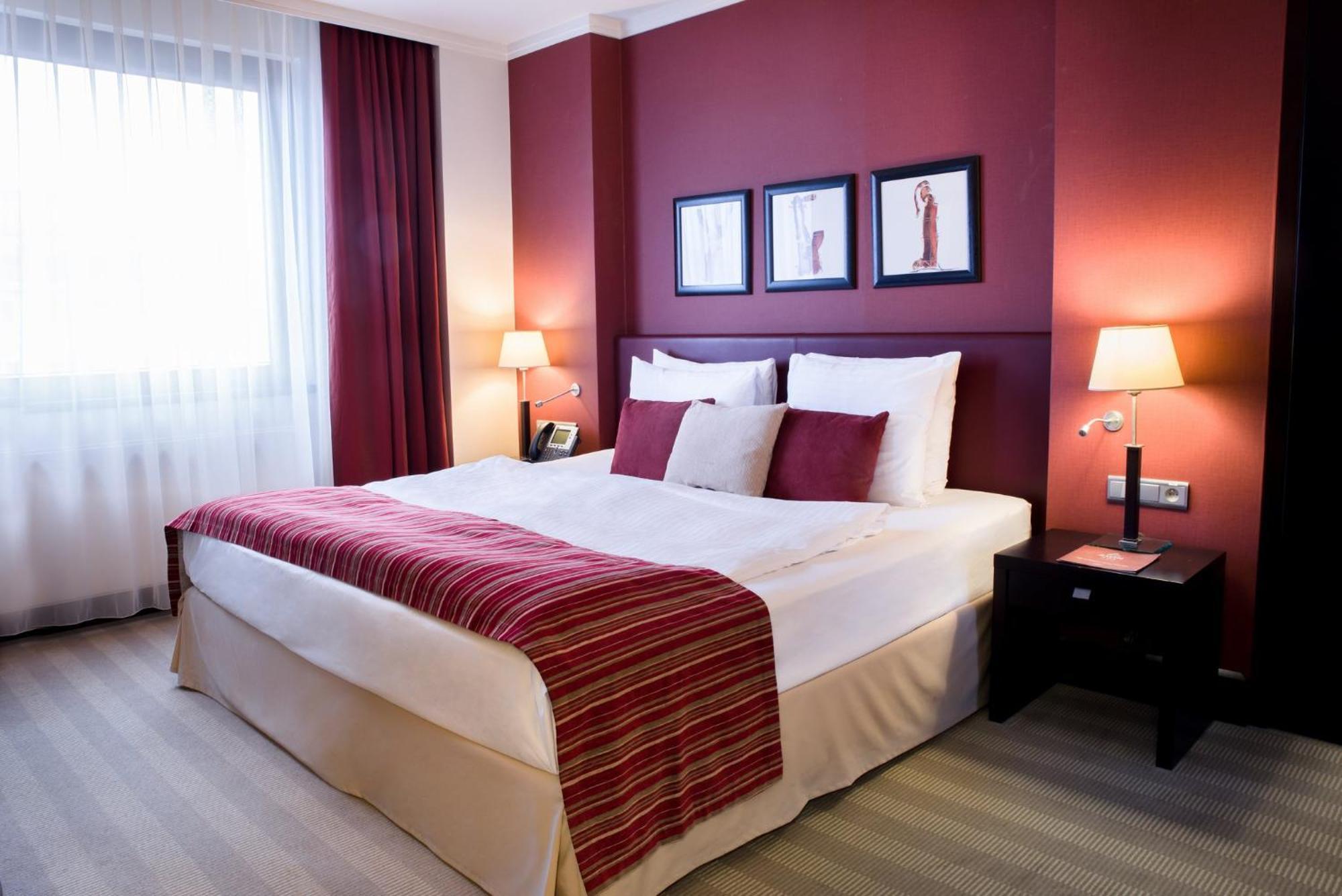 Crowne Plaza Bratislava By Ihg Hotel Ngoại thất bức ảnh