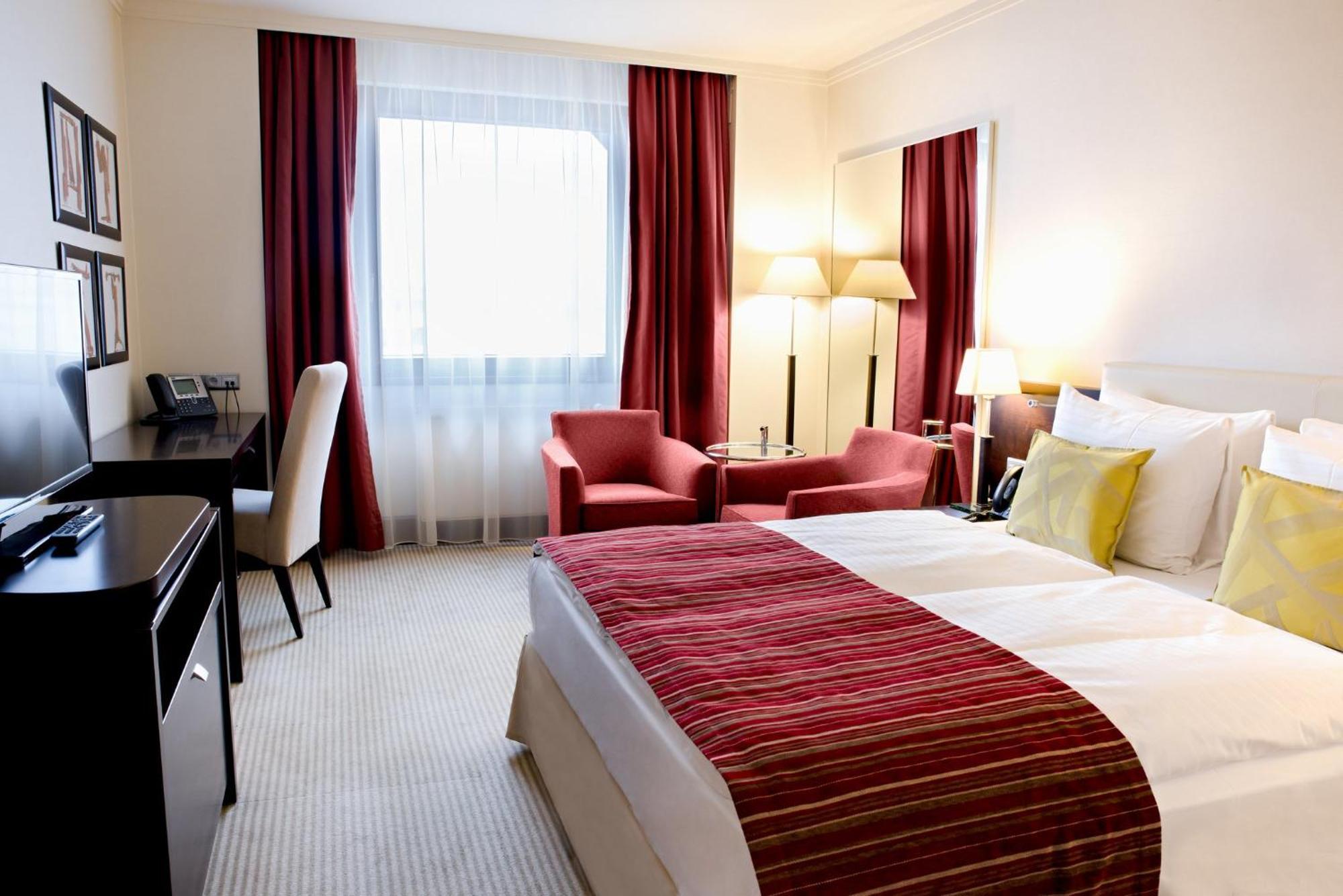 Crowne Plaza Bratislava By Ihg Hotel Ngoại thất bức ảnh