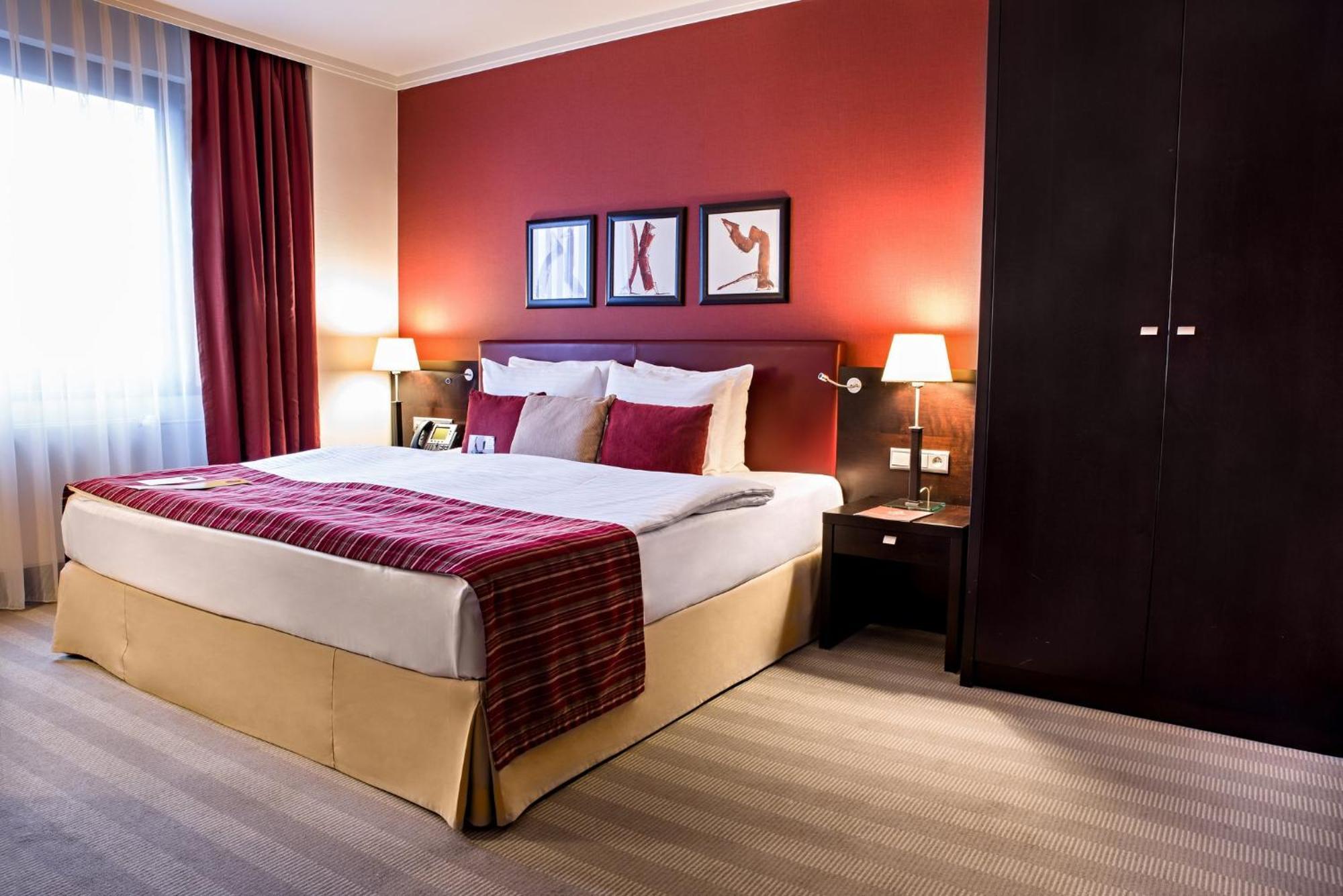 Crowne Plaza Bratislava By Ihg Hotel Ngoại thất bức ảnh