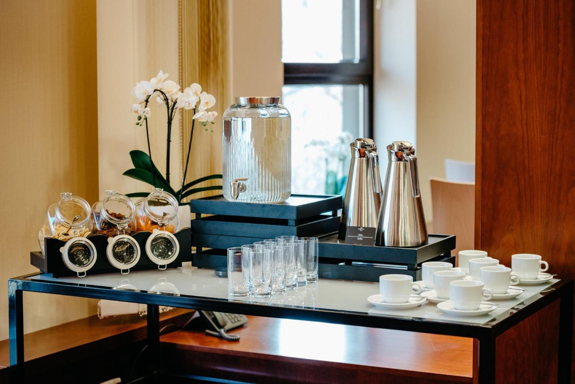 Crowne Plaza Bratislava By Ihg Hotel Ngoại thất bức ảnh