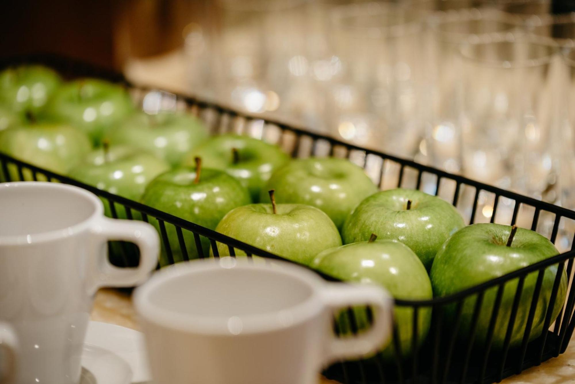 Crowne Plaza Bratislava By Ihg Hotel Ngoại thất bức ảnh