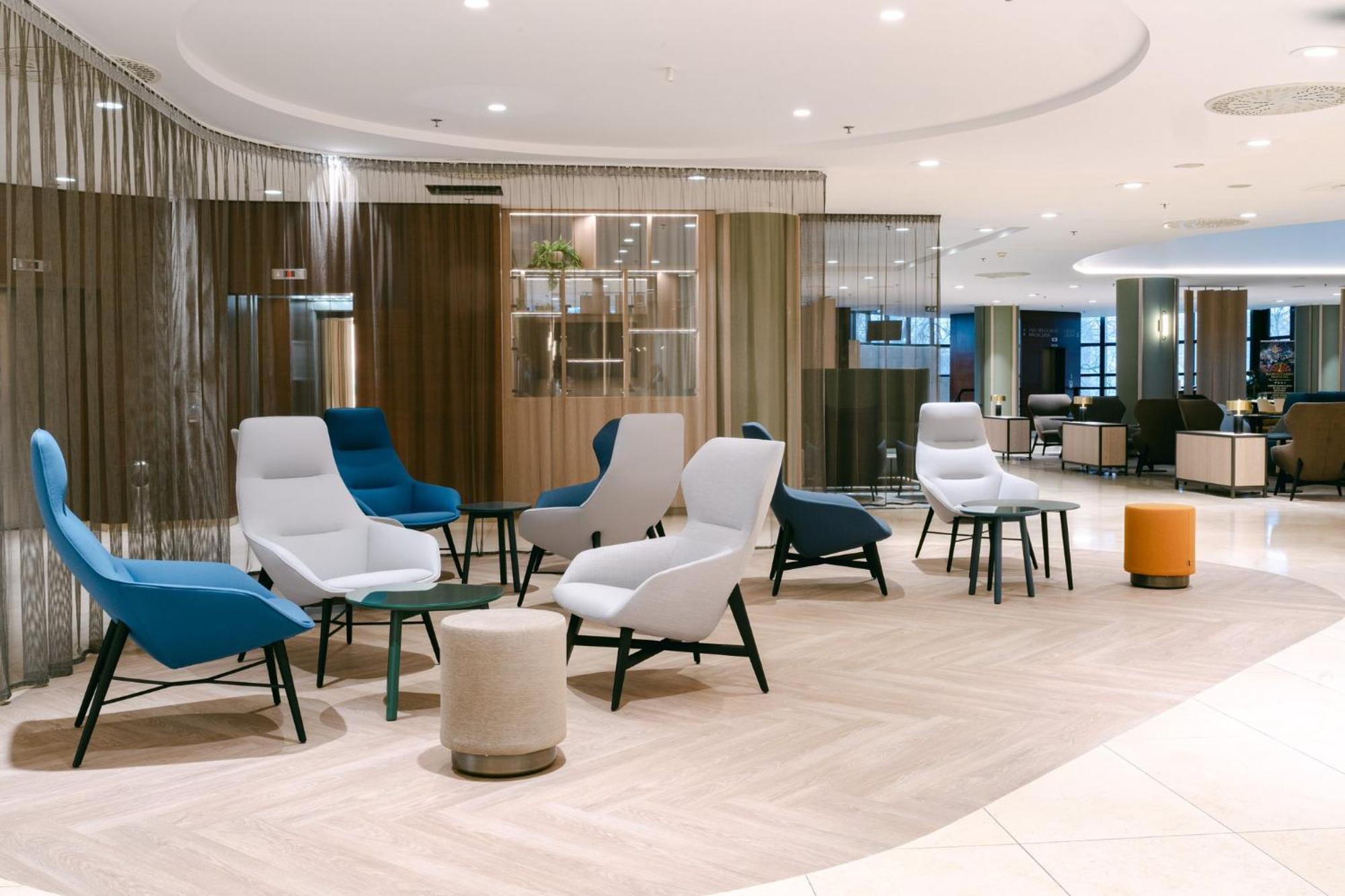 Crowne Plaza Bratislava By Ihg Hotel Ngoại thất bức ảnh