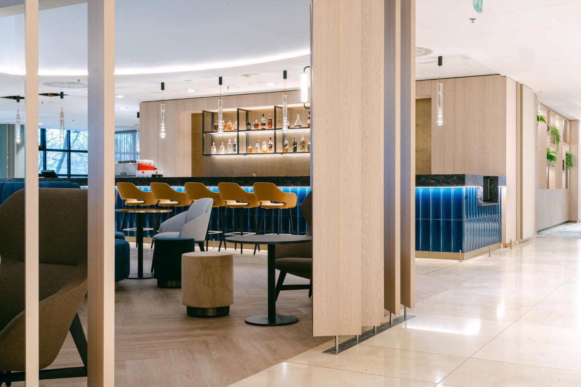 Crowne Plaza Bratislava By Ihg Hotel Ngoại thất bức ảnh