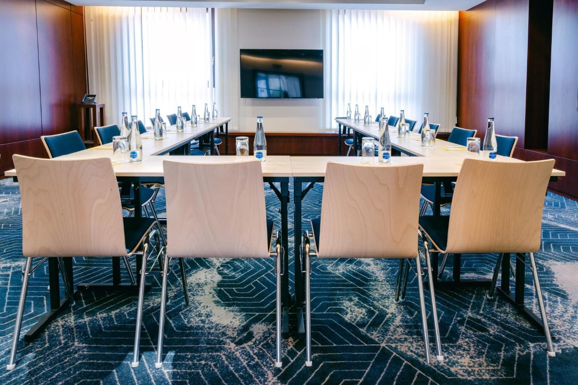 Crowne Plaza Bratislava By Ihg Hotel Ngoại thất bức ảnh